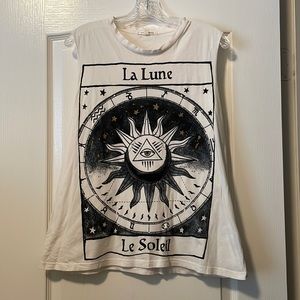 Graphic tee